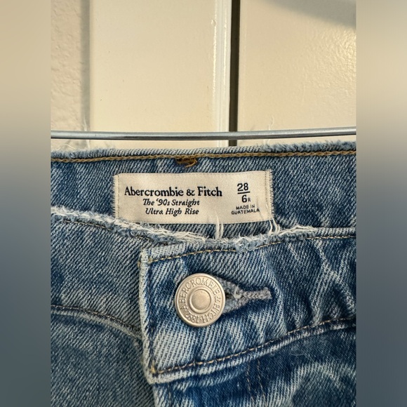 Abercrombie 90’s Jeans - Picture 3 of 3